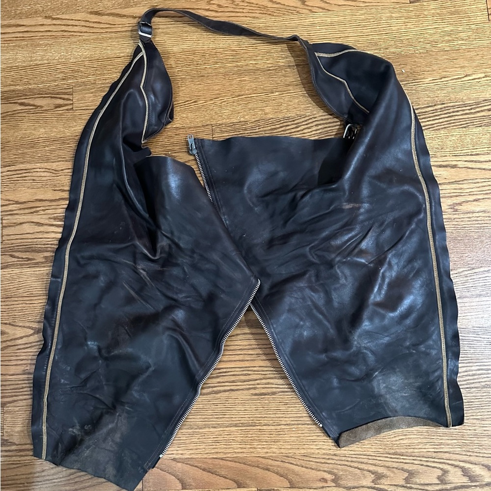 Women’s leather riding chaps size M, short, slim calf